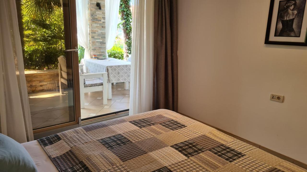 Villa Amalia Apartments Malinska Exterior foto